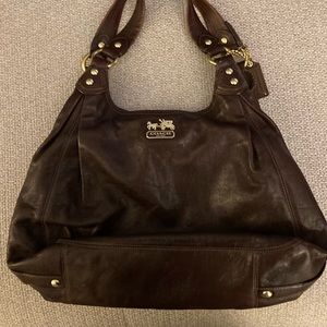 Coach brown leather shoulder bag in good condition.